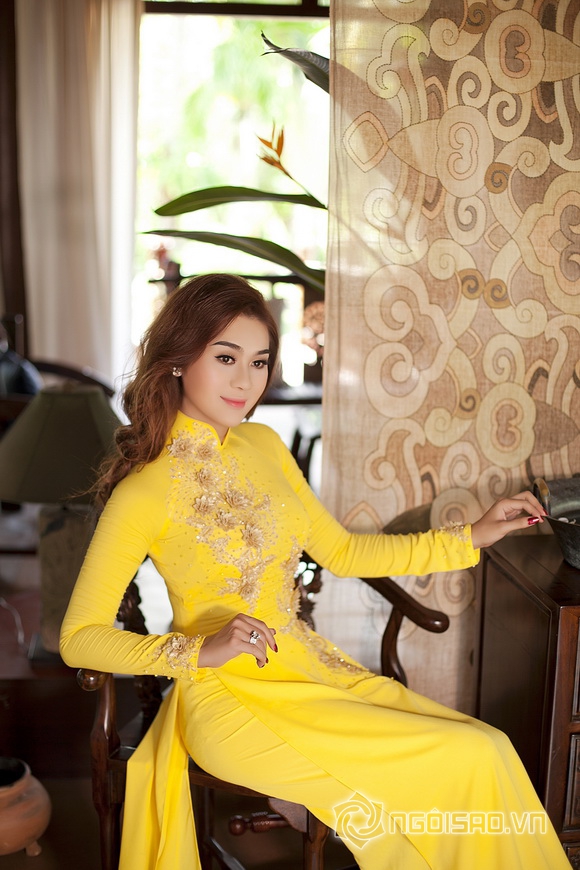 lam-chi-khanh-dien-ao-dai-2resize-ngoisao.vn.stamp2.JPG