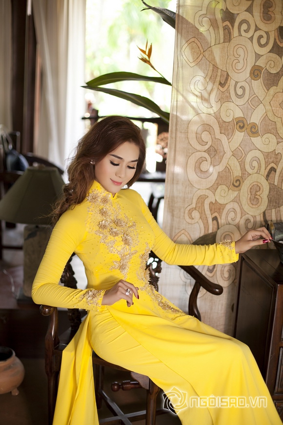 lam-chi-khanh-dien-ao-dai-4resize-ngoisao.vn.stamp2.JPG