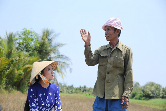 Việt Trinh chia sẻ khó khăn với bà con gặp hạn hán ở miền Tây 3